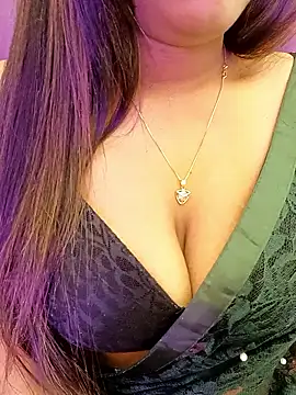 menaxi-baby7 online show from January 8, 2026, 11:33 pm