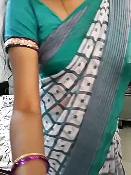 Snapshot of smileys46 chatting on February 6, 2026, 10:11 am smileys46 online show from February 6, 2026, 10:11 am