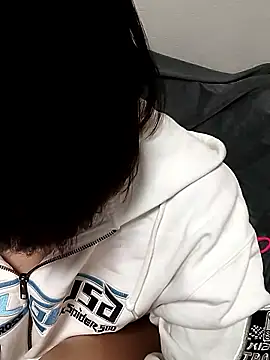 Snapshot of Oo_natsuki chatting on November 9, 2025, 11:20 pm Oo natsuki online show from November 9, 2025, 11:20 pm