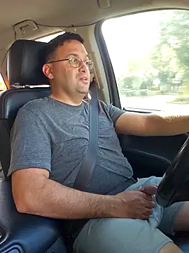 Latinesc online show from February 18, 2026, 9:33 pm