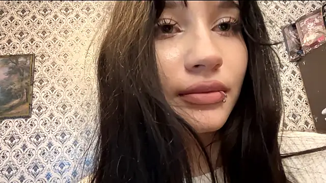 Snapshot of SofiaDreams09 chatting on December 15, 2025, 2:12 pm SofiaDreams09 online show from December 15, 2025, 2:12 pm