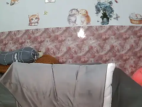 Snapshot of zubu_202 chatting on December 14, 2025, 1:49 pm zubu 202 online show from December 14, 2025, 1:49 pm