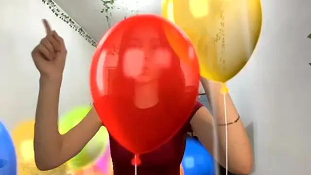 Snapshot of LilithFlamey chatting on November 6, 2025, 7:12 am LilithFlamey online show from November 6, 2025, 7:12 am