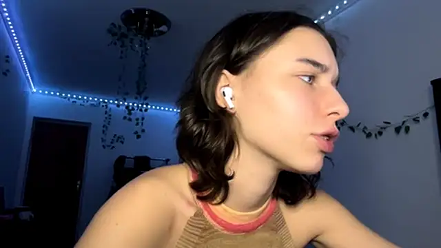 Snapshot of LilithFlamey chatting on December 2, 2025, 6:20 pm LilithFlamey online show from December 2, 2025, 6:20 pm