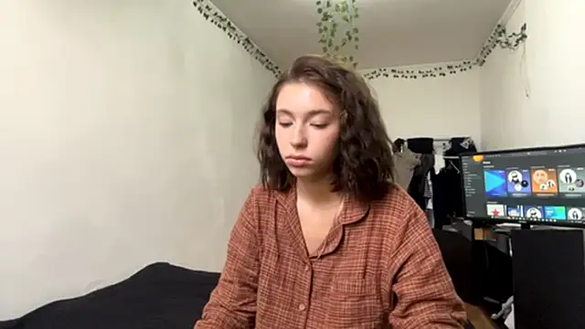 Snapshot of LilithFlamey chatting on November 3, 2025, 7:13 am LilithFlamey online show from November 3, 2025, 7:13 am