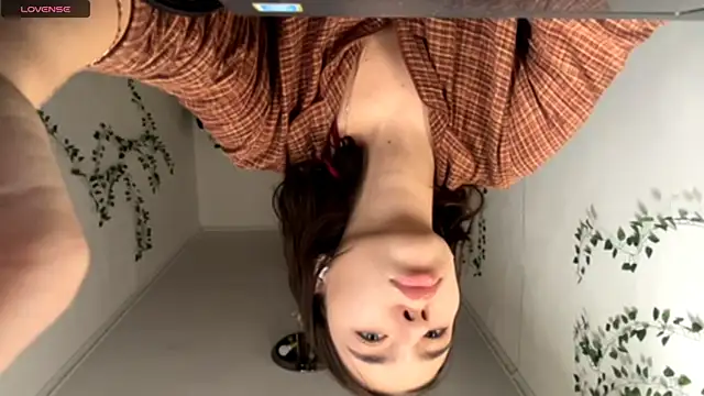 Snapshot of LilithFlamey chatting on December 15, 2025, 9:37 am LilithFlamey online show from December 15, 2025, 9:37 am