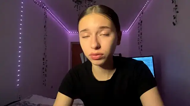 Snapshot of LilithFlamey chatting on November 17, 2025, 6:12 pm LilithFlamey online show from November 17, 2025, 6:12 pm