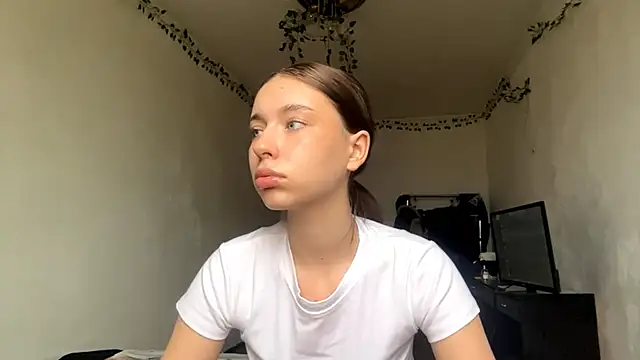 Snapshot of LilithFlamey chatting on November 5, 2025, 7:11 am LilithFlamey online show from November 5, 2025, 7:11 am