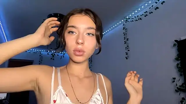 Snapshot of LilithFlamey chatting on November 21, 2025, 6:18 pm LilithFlamey online show from November 21, 2025, 6:18 pm