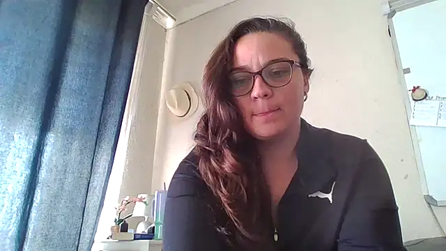 Snapshot of lilMissMarli chatting on July 9, 2026, 11:10 am lilMissMarli online show from July 9, 2026, 11:10 am