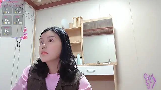 Snapshot of Qt889999 chatting on November 15, 2025, 1:04 pm Qt889999 online show from November 15, 2025, 1:04 pm