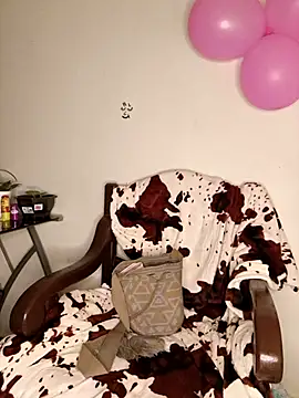 leona sumiza online show from November 16, 2025, 8:08 am