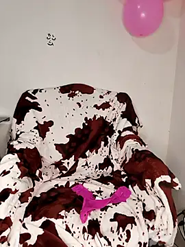 leona sumiza online show from November 15, 2025, 1:42 am