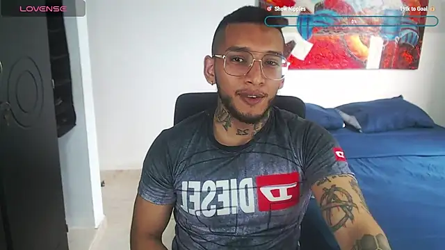 Snapshot of LucaVanden chatting on October 31, 2025, 2:46 pm LucaVanden online show from October 31, 2025, 2:46 pm