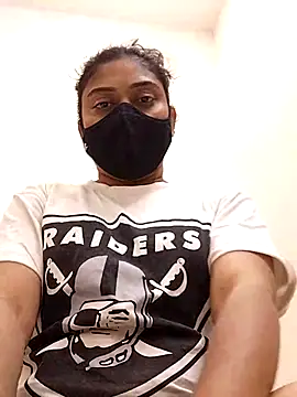 girl999 online show from November 5, 2025, 5:05 pm