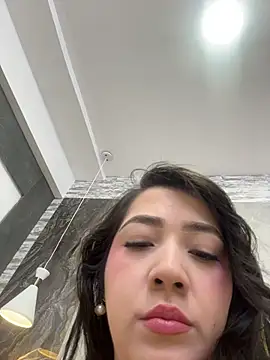 Snapshot of Hannahpradaa_ chatting on December 15, 2025, 11:38 am Hannahpradaa online show from December 15, 2025, 11:38 am