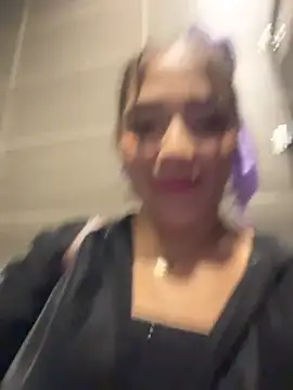 Snapshot of Hannahpradaa_ chatting on November 15, 2025, 12:14 am Hannahpradaa online show from November 15, 2025, 12:14 am