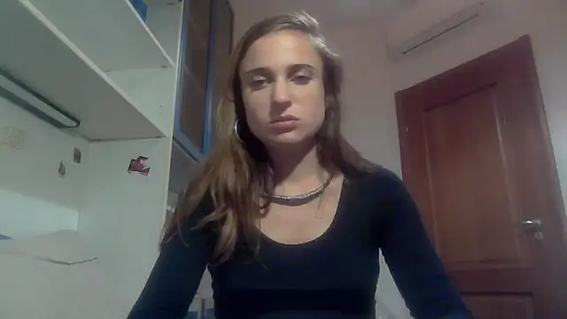 Snapshot of SinnEmily chatting on December 3, 2025, 9:14 pm SinnEmily online show from December 3, 2025, 9:14 pm