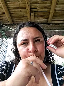 Snapshot of Anny_37 chatting on November 11, 2025, 8:47 pm Anny 37 online show from November 11, 2025, 8:47 pm