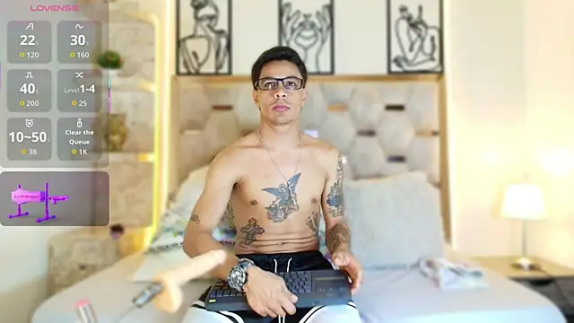 Snapshot of Andrew_Haalls chatting on December 4, 2025, 8:41 pm Andrew Haalls online show from December 4, 2025, 8:41 pm