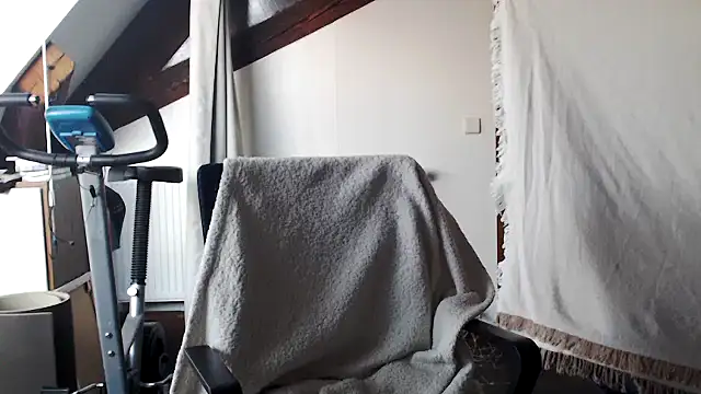 MissDyannis online show from March 23, 2026, 11:21 am