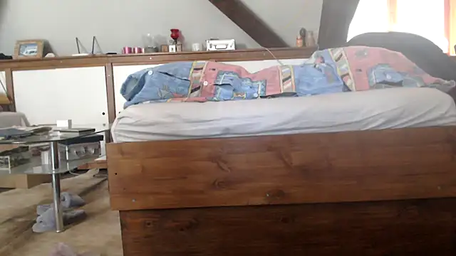 MissDyannis online show from April 20, 2026, 9:23 am