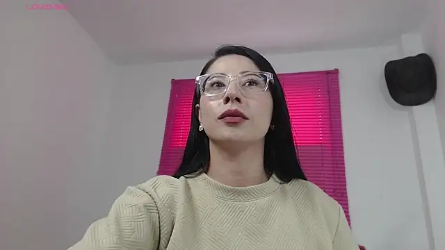 Snapshot of Emma_Hotkiss chatting on April 15, 2026, 7:40 pm Emma Hotkiss online show from April 15, 2026, 7:40 pm