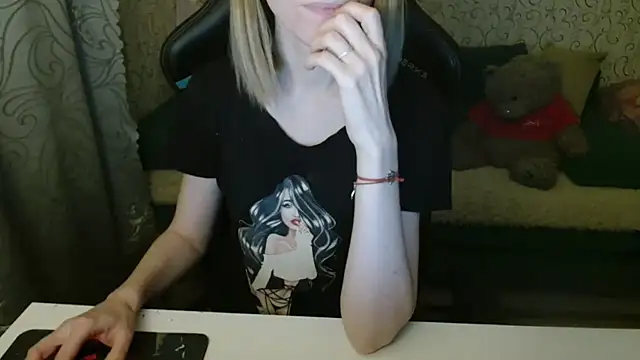  Alisa Allison  online show from November 9, 2025, 3:27 pm