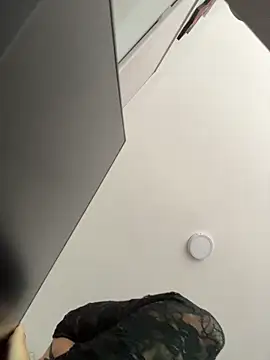 SugarTroubl33 online show from January 13, 2026, 1:37 pm