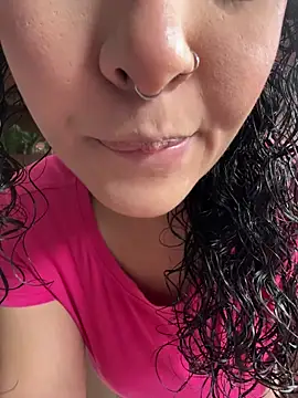 Snapshot of SugarTroubl33 chatting on November 4, 2025, 1:15 pm SugarTroubl33 online show from November 4, 2025, 1:15 pm