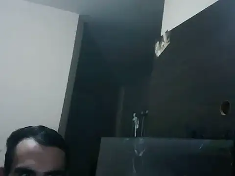 Snapshot of giovanift111 chatting on March 27, 2026, 10:33 pm giovanift111 online show from March 27, 2026, 10:33 pm