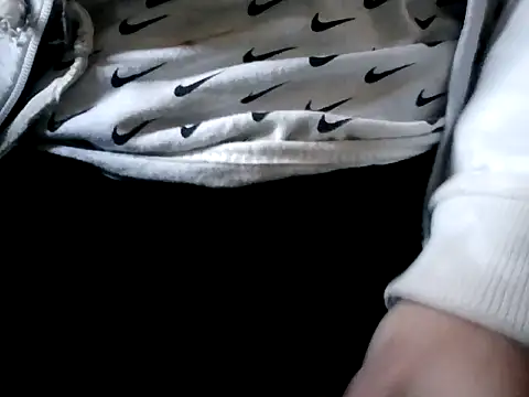 giovanift111 online show from November 21, 2025, 7:24 pm