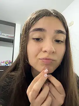 Snapshot of Valentina_ro chatting on October 31, 2025, 1:57 am Valentina ro online show from October 31, 2025, 1:57 am