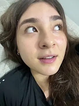 Snapshot of Valentina_ro chatting on December 1, 2025, 2:23 am Valentina ro online show from December 1, 2025, 2:23 am