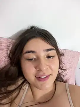 Snapshot of Valentina_ro chatting on November 8, 2025, 1:20 am Valentina ro online show from November 8, 2025, 1:20 am