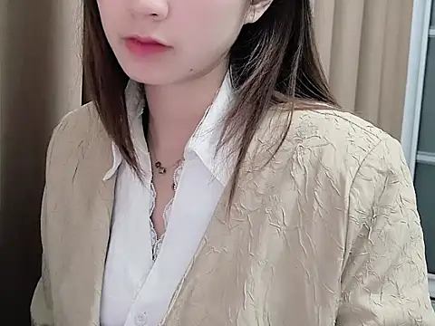 Snapshot of lvy-002 chatting on November 1, 2025, 3:46 am lvy-002 online show from November 1, 2025, 3:46 am