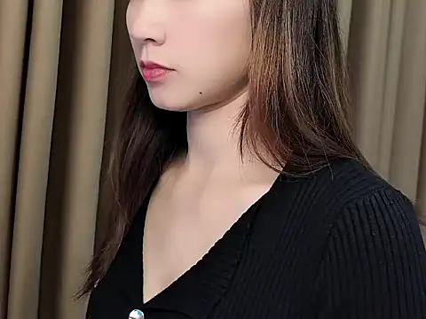 Snapshot of lvy-002 chatting on November 11, 2025, 3:45 am lvy-002 online show from November 11, 2025, 3:45 am