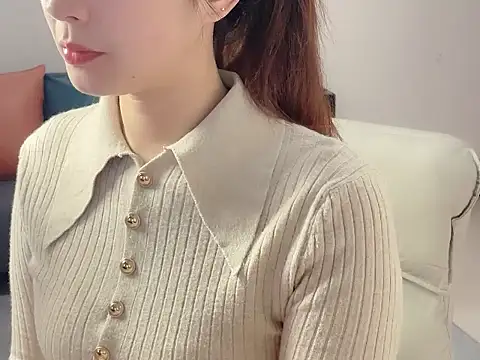 Snapshot of lvy-002 chatting on November 29, 2025, 5:29 am lvy-002 online show from November 29, 2025, 5:29 am