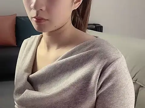 Snapshot of lvy-002 chatting on December 2, 2025, 11:56 am lvy-002 online show from December 2, 2025, 11:56 am