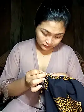 Snapshot of loncon-mup chatting on November 15, 2025, 3:54 am loncon-mup online show from November 15, 2025, 3:54 am