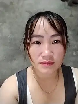 Snapshot of emini-xx chatting on November 6, 2025, 12:25 am emini-xx online show from November 6, 2025, 12:25 am