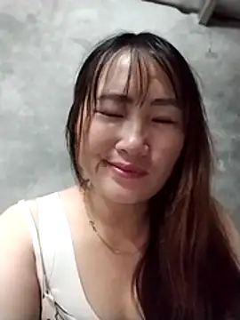 Snapshot of emini-xx chatting on November 8, 2025, 10:19 am emini-xx online show from November 8, 2025, 10:19 am