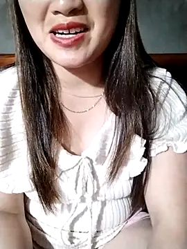 emini-xx online show from March 18, 2026, 11:24 am