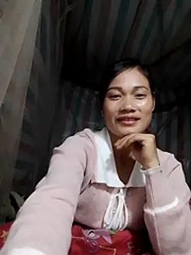 Snapshot of doggy-00 chatting on December 5, 2025, 12:37 pm doggy-00 online show from December 5, 2025, 12:37 pm