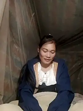 Snapshot of doggy-00 chatting on November 23, 2025, 9:14 pm doggy-00 online show from November 23, 2025, 9:14 pm