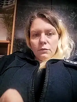 Lana-murr online show from November 9, 2025, 6:50 am