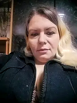 Lana-murr online show from November 29, 2025, 7:08 am