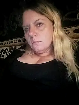 Lana-murr online show from November 6, 2025, 7:01 am