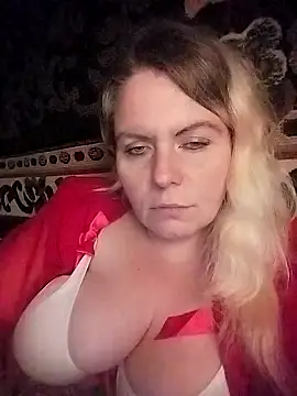 Lana-murr online show from October 29, 2025, 7:46 pm