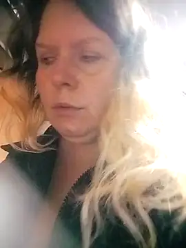 Lana-murr online show from April 14, 2026, 5:12 am